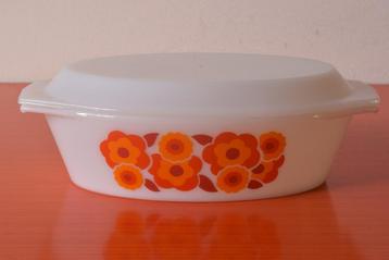 Grote retro vintage Arcopal Lotus ovenschaal / dekschaal beschikbaar voor biedingen