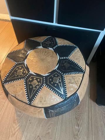 Marokkaanse leren poef beschikbaar voor biedingen