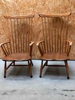 Twee teakhouten fauteuils met spijlen rug, Gebruikt, Twee, Bruin, Ophalen of Verzenden