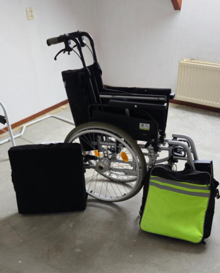 BREEZY BasiX² Lichtgewicht, Diversen, Rolstoelen, Zo goed als nieuw, Duwrolstoel, Inklapbaar, Ophalen