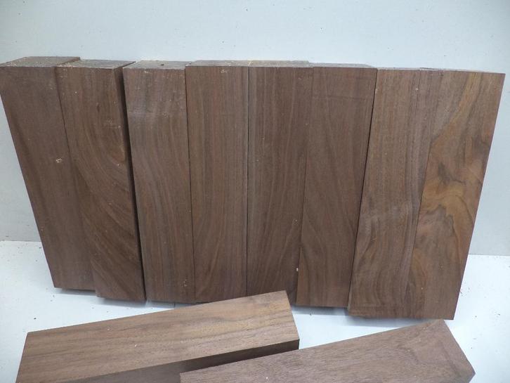 fraaie walnoten houten balkjes draaihout heften sokkel, Hobby en Vrije tijd, Overige Hobby en Vrije tijd, Nieuw, Ophalen of Verzenden