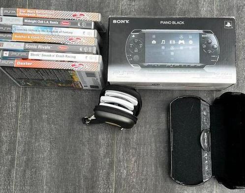 PSP2000 + 15 games & opbergcase, Spelcomputers en Games, Spelcomputers | Sony PSP, Zo goed als nieuw, Verzenden