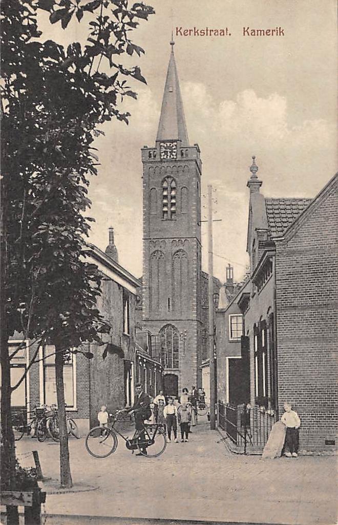 Kamerik Kerkstraat NH kerk Woerden Fietser en kinderen, Ophalen of Verzenden, Voor 1920, Ongelopen, Utrecht