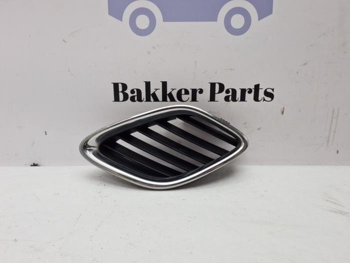 Grille van een Saab 9-3, Auto-onderdelen, Carrosserie en Plaatwerk, Saab, Gebruikt, 3 maanden garantie