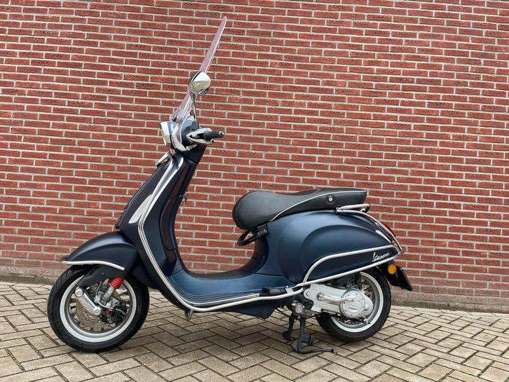 Vespa Sprint mat blauw l speciale edition, Fietsen en Brommers, Scooters | Vespa, Zo goed als nieuw, Vespa S, Maximaal 45 km/u