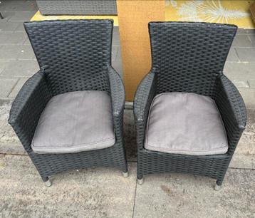 Loungeset kinderstoelen beschikbaar voor biedingen