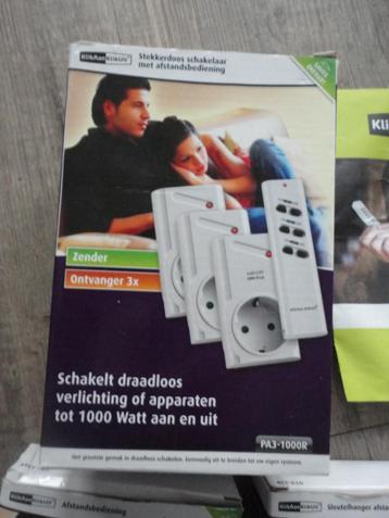 TE KOOP KLIK AAN  KLIK UIT  STEKKERSET beschikbaar voor biedingen