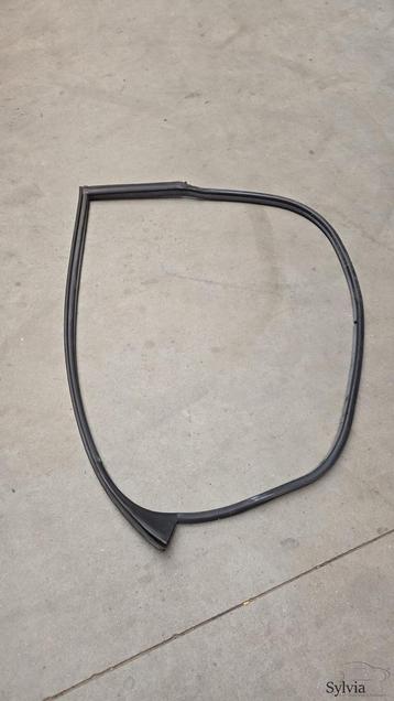 Portier deurrubber links BMW 6 serie E63 51767008581 7008581 beschikbaar voor biedingen