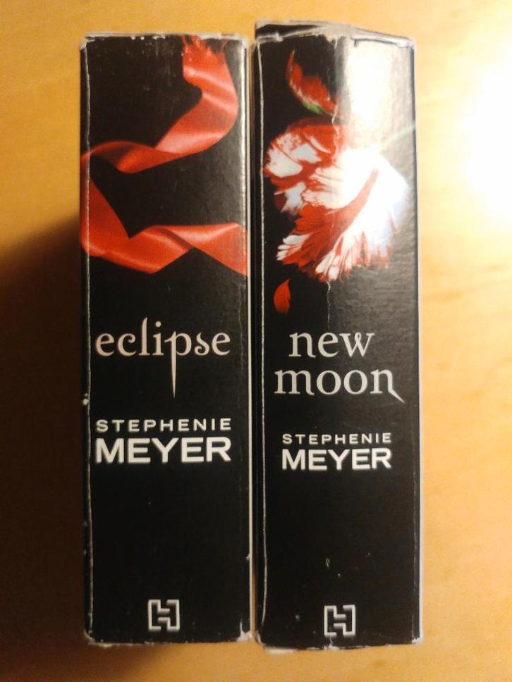 'Eclips' & 'New Moon' van Stephenie Meyer (totaal 25 cd's), Boeken, Luisterboeken, Cd, Volwassene, Ophalen of Verzenden