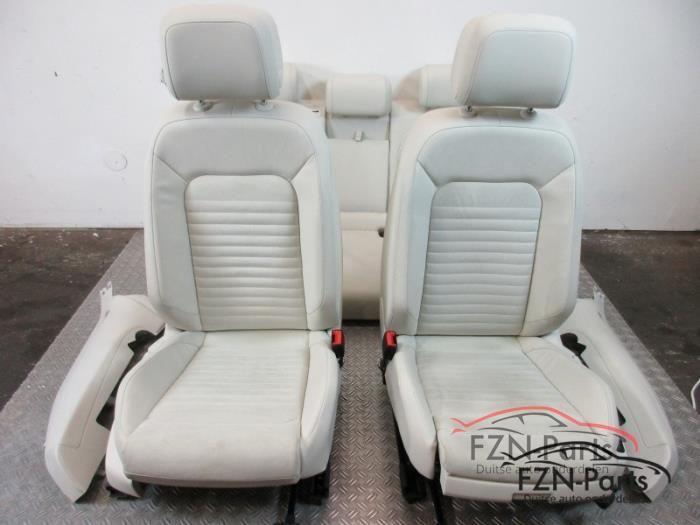 VW Passat B8 Interieur Creme Leer-Alcantara Variant ( Leder,, Auto-onderdelen, Interieur en Bekleding, Gebruikt, Ophalen of Verzenden