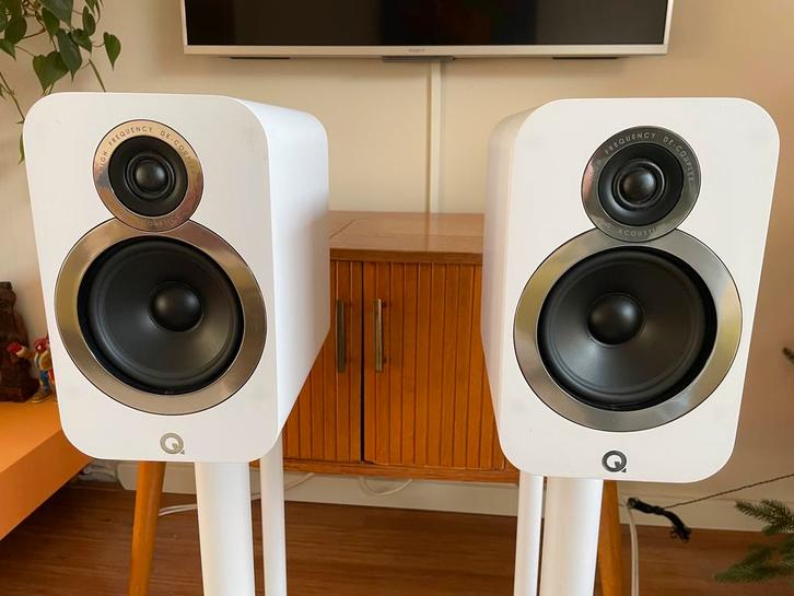 Zeer mooie set Q acoustics 3020i, Wit, incl stands, Audio, Tv en Foto, Luidsprekers, Zo goed als nieuw, Front, Rear of Stereo speakers