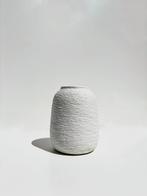 Witte Vaas - Stijlvol en Tijdloos, Steen, Wit, Nieuw, Ophalen of Verzenden