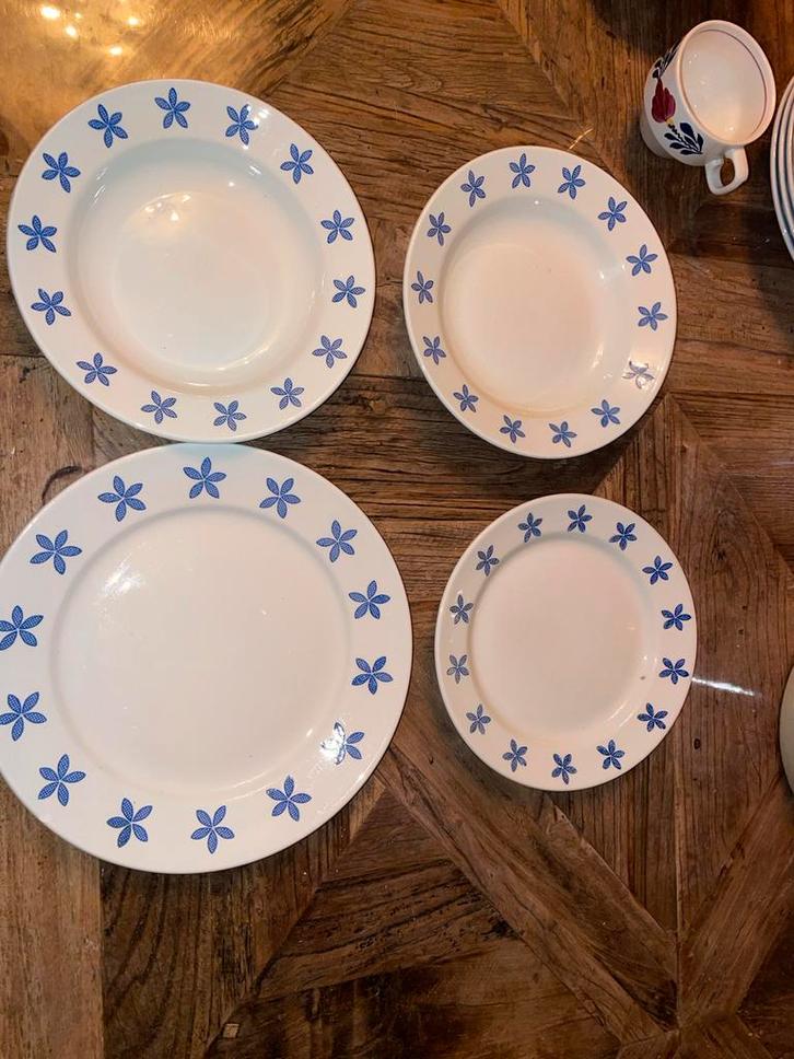 Ikea blue flowers borden , 4 stuks, Huis en Inrichting, Keuken | Servies, Gebruikt, Bord(en), Overige stijlen, Aardewerk, Ophalen of Verzenden