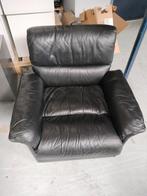 Vintage fauteuil zwart leder tuffed achterkant, Ophalen, Gebruikt, Minder dan 75 cm, Design