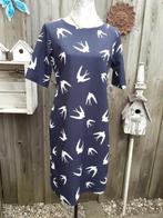 Donker blauwe jurk met zwaluws Pescara Terstal maat M Nieuw., Kleding | Dames, Jurken, Nieuw, Blauw, Knielengte, Maat 38/40 (M)