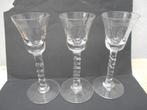 3 antieke borrelglaasjes SCHIEDAM-spiraalstam, Verzamelen, Glas en Borrelglaasjes, Ophalen of Verzenden, Zo goed als nieuw, Borrel- of Shotglas