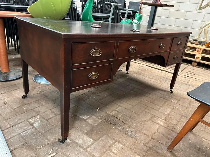 Oud Mahonie Bureau, Antiek en Kunst, Antiek | Kantoor en Zakelijk, Ophalen of Verzenden