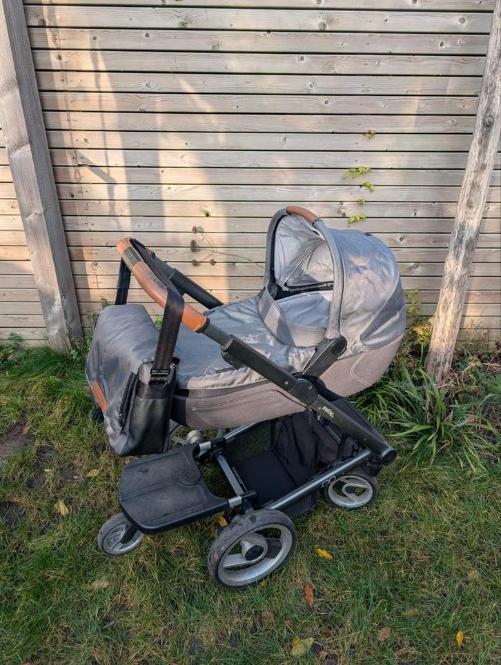 Mutsy iGo kinderwagen, Kinderen en Baby's, Kinderwagens en Combinaties, Gebruikt, Combiwagen, Mutsy, Met reiswieg, Verstelbare duwstang
