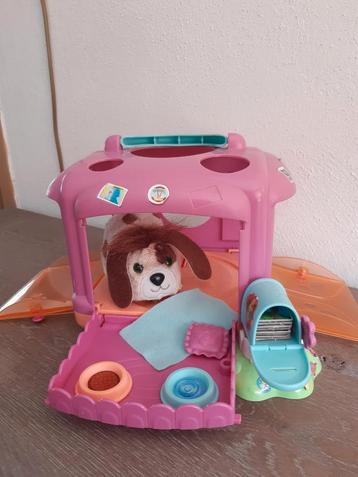 Furry Frenzies hondenhok met Furry Frenzie.  beschikbaar voor biedingen