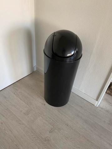 PRULLEMAND of WASMAND ZWART KUNSTSTOF beschikbaar voor biedingen