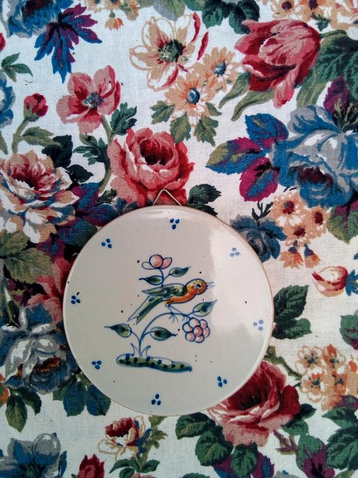 Tegeltje handbeschilderd., Antiek en Kunst, Antiek | Wandborden en Tegels, Ophalen of Verzenden