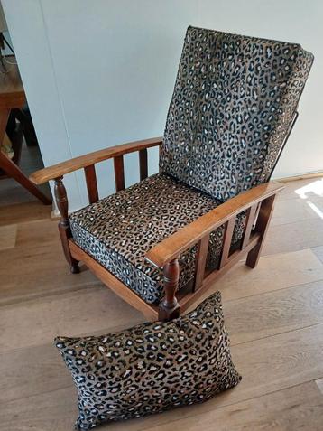 Vintage rookstoel beschikbaar voor biedingen