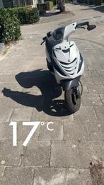 Snelle, betrouwbare Piaggio Zip 4t, Fietsen en Brommers, Snorfietsen en Snorscooters, Ophalen, Piaggio, Zo goed als nieuw, Benzine