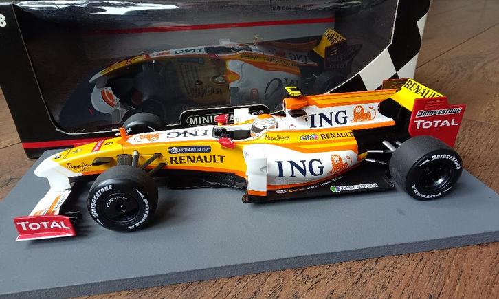 Minichamps Renault F1 Team R29 No.8 2009 F1 1/18, Hobby en Vrije tijd, Modelauto's | 1:18, Zo goed als nieuw, Auto, MiniChamps