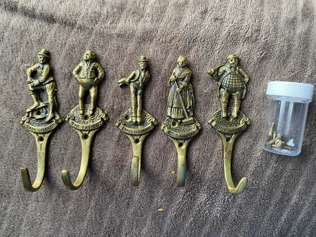 Set van 5 vintage messing wandhaken Charles Dickens, Ophalen of Verzenden, Brons