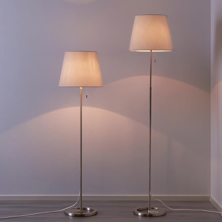 Ikea NYFORS staande lamp / schrmerlamp GLOEDNIEUW, Ophalen, Nieuw, Stof, Vernikkeld
