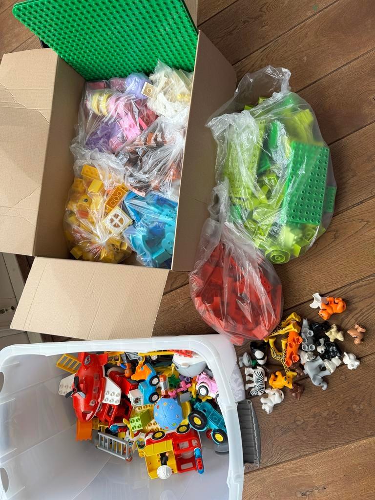 Grote partij Duplo met grondplaat en diverse sets, Ophalen, Inclusief minifiguren, Gebruikt, Duplo