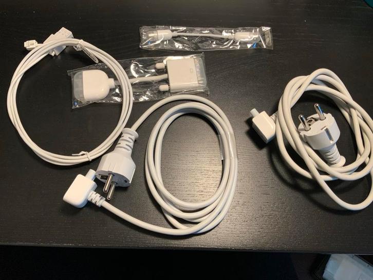 Diverse Apple stekkers en adapters, Computers en Software, Pc- en Netwerkkabels, Gebruikt, Ophalen of Verzenden