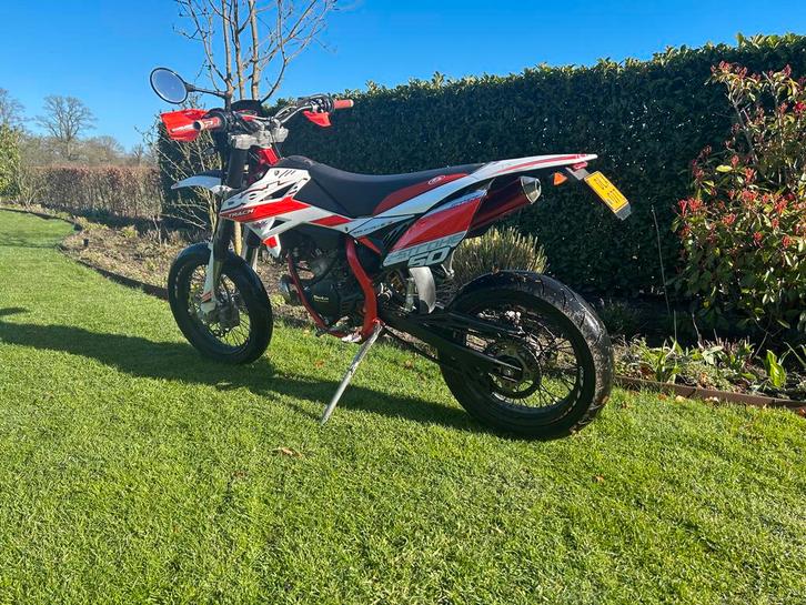 Beta RR 50 Track, Fietsen en Brommers, Brommers | Overige merken, Gebruikt, Maximaal 45 km/u, Ophalen