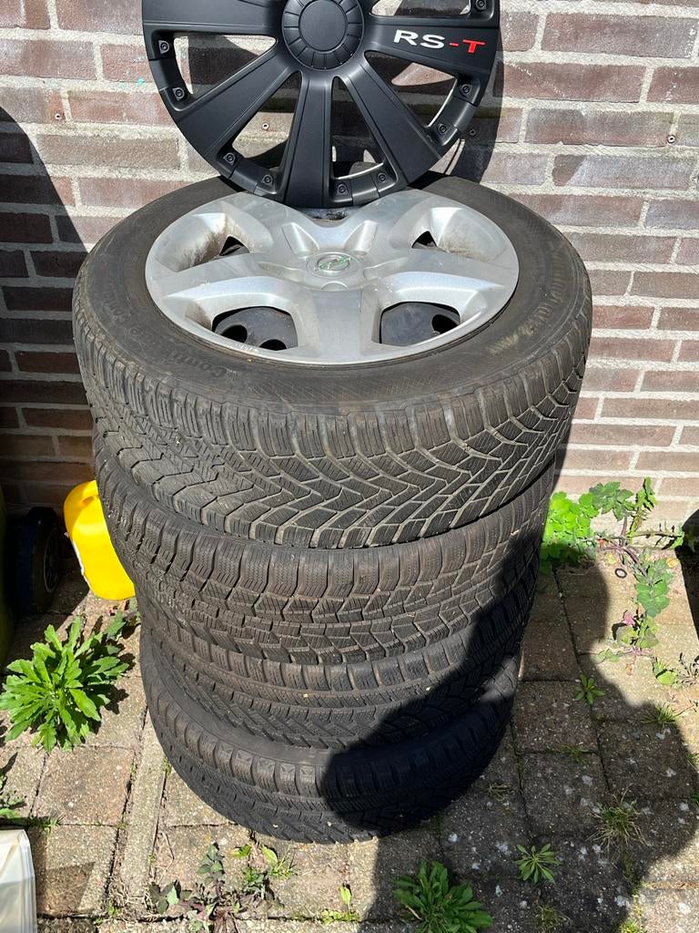 Winterbanden Opel Zafira 205/55 R16, Auto-onderdelen, Banden en Velgen, Banden en Velgen, Winterbanden, 16 inch, 205 mm, Personenwagen
