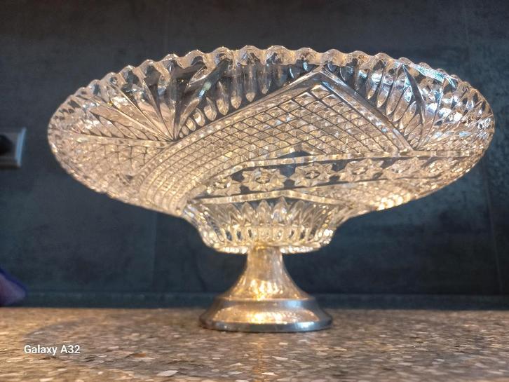 Kristallen serveerschaal fruitschaal schaal verzilverde voet, Antiek en Kunst, Antiek | Glas en Kristal, Ophalen of Verzenden