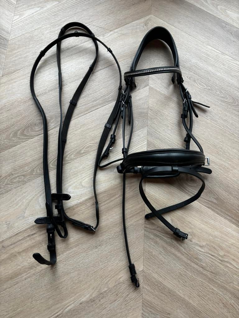 Hoofdstel maat cob zwart - Zo goed als nieuw, Dieren en Toebehoren, Paarden en Pony's | Hoofdstellen en Tuigage, Ophalen of Verzenden