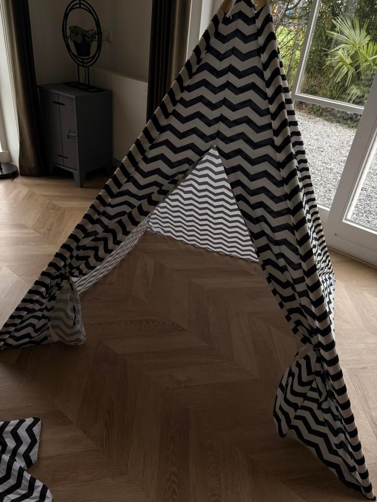Tipi tent I zwart en wit zigzag, Ophalen, Zo goed als nieuw