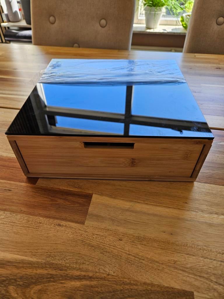 Nieuwe bamboe theedoos met zwart glazen deksel, Ophalen of Verzenden