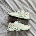 Yeezy 700 maat 43 1/3, Verzenden, Zo goed als nieuw