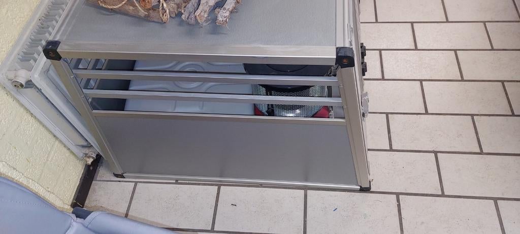 Honden bench voor in de auto., Dieren en Toebehoren, Hondenbenches, Ophalen, Zo goed als nieuw