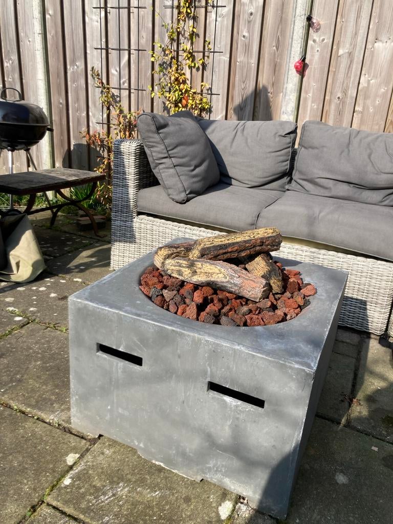 Stijlvolle Gas Vuurtafel - Perfect voor Buiten, Ophalen of Verzenden, Gebruikt