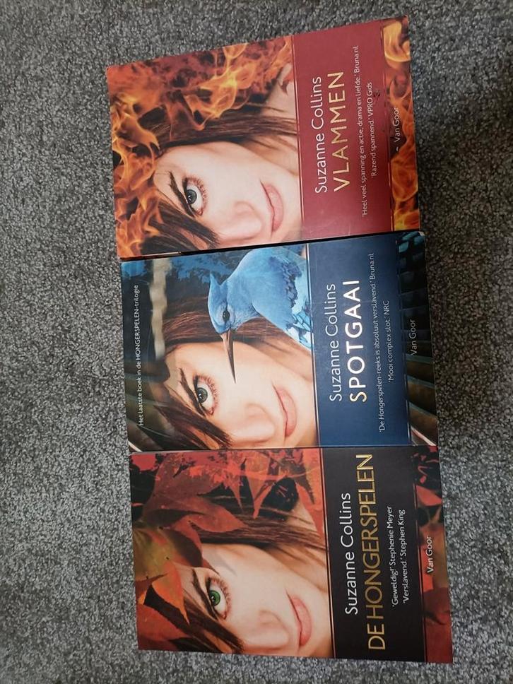 De Hongerspelen Trilogie - Suzanne Collins, Boeken, Romans, Zo goed als nieuw, Nederland, Ophalen