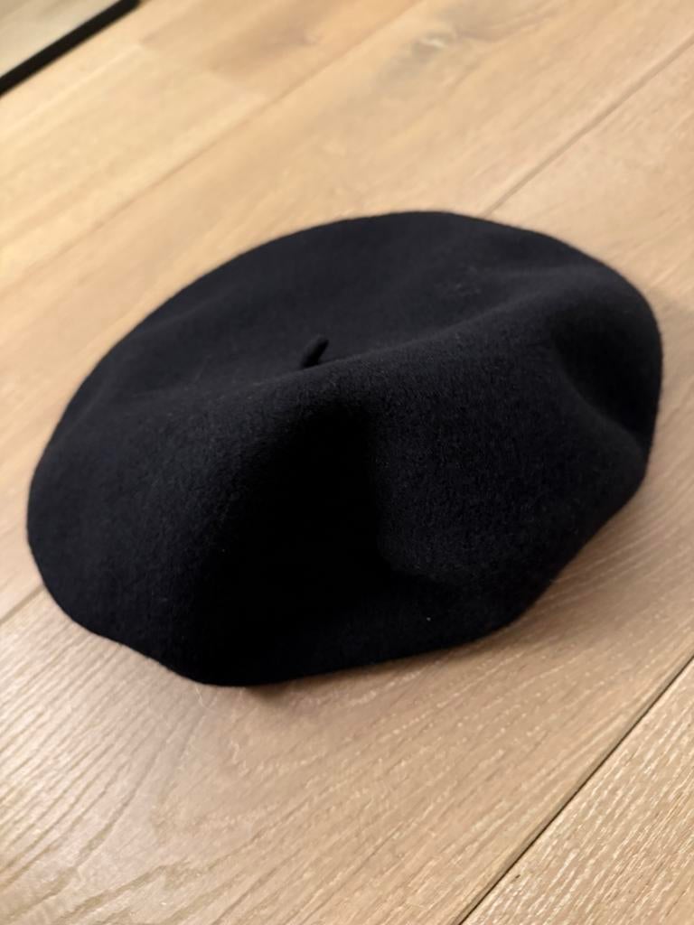 Damesbaret zwart maat 11/ 28cm  100% wool, Kleding | Dames, Mutsen, Sjaals en Handschoenen, Ophalen of Verzenden, Zo goed als nieuw
