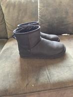 Ugg maat 39, Kleding | Dames, Schoenen, UGG, Zwart, Lage of Enkellaarzen, Ophalen of Verzenden