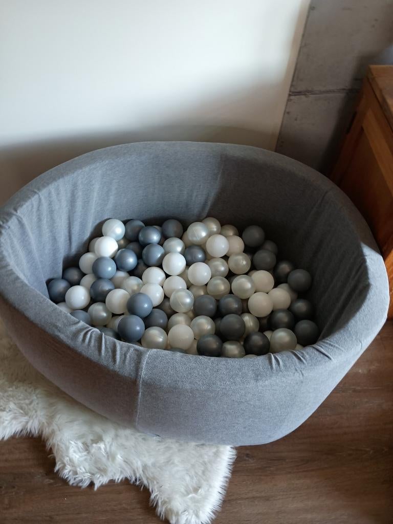 Misioo Ballenbak Grijs! + Misioo ballen! Parelmoer /Grijs, Kinderen en Baby's, Speelgoed | Houten speelgoed, Ophalen of Verzenden
