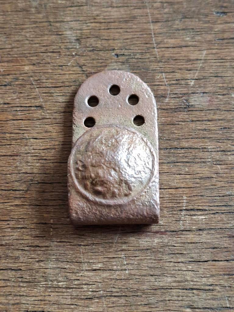Ww2 wo2 Nederlandse bodemvondst koppel houder, Verzamelen, Militaria | Tweede Wereldoorlog, Ophalen of Verzenden, Nederland, Hulzen of Bodemvondsten