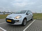Fiat Punto 1.2 5DR 2011 Grijs, Auto's, Fiat, Voorwielaandrijving, 1005 kg, Stof, 40 €/maand