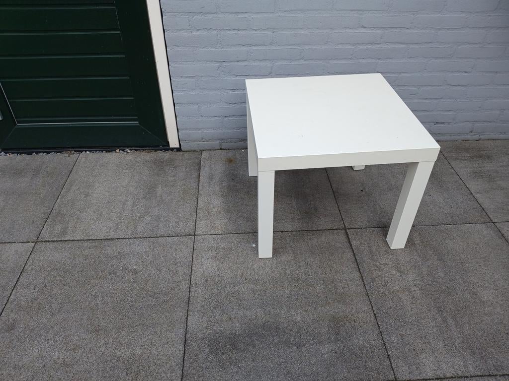 IKEA bijzettafel wit met kleine beschadiging, Ophalen, Minder dan 45 cm, Minder dan 55 cm, Gebruikt
