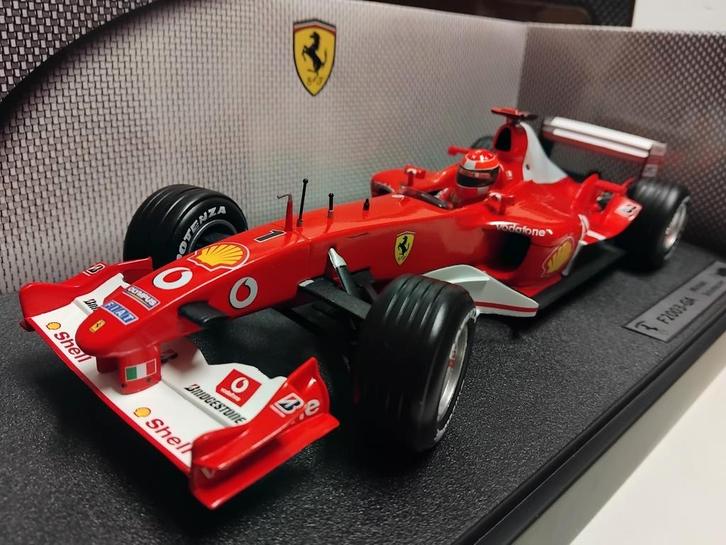 Ferrari F2003 GA Schumacher formule 1 Hot Wheels 1:18 KRD, Hobby en Vrije tijd, Modelauto's | 1:18, Zo goed als nieuw, Auto, Hot Wheels