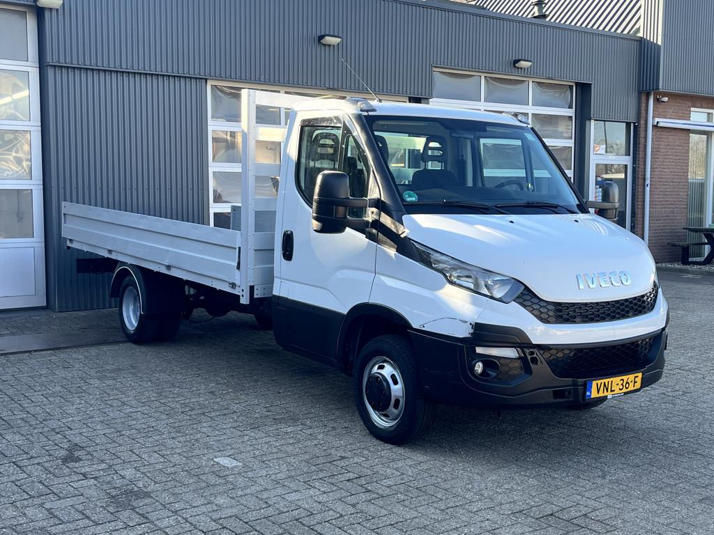 Iveco Daily 35C15 3.0 410 Openlaadbak Pick-up Dubbele lucht, Auto's, Gebruikt, Zwart, 4 cilinders, 2272 kg